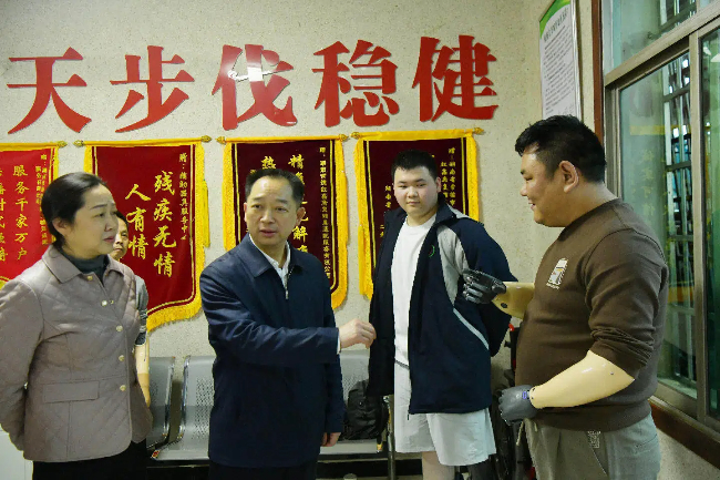 图为调研现场